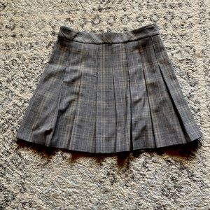 Artizia size 4 skirt pleaded white black with tan undertones lightly worn